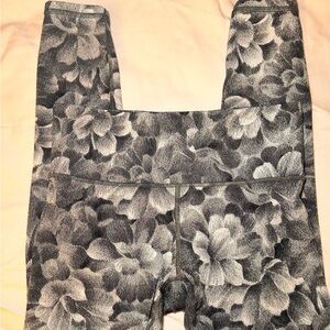 Medium Athleta Elation Textured Tight legging